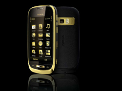 Nokia introduces 18-carat gold plated Oro