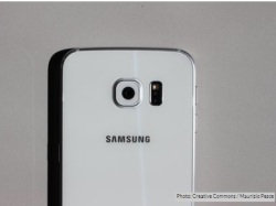 Samsung's mid-range Galaxy A7 has a triple camera setup
