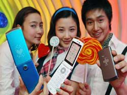LG announces new clamshell phone, the Lollipop