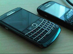Images of BlackBerry Onyx and Gemini are available