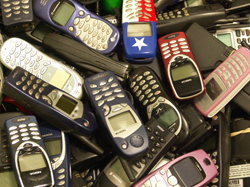 Global mobile phone market to decline in 2009