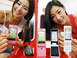 LG to launch two new handsets in Japan
